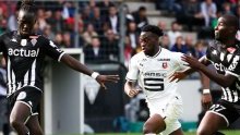 Ligue 1 : le Stade Rennais renoue avec la victoire en dominant le SCO d’Angers de Jim Allevinah et Jacques Ekomie