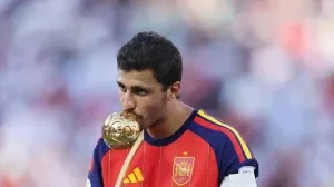 Mondial 2026&nbsp;: Rodri sacré meilleur joueur, Mbappé meilleur buteur, l’Espagne rafle les grands prix