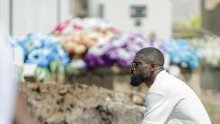 Bruno Ecuele Manga rend hommage à son père disparu