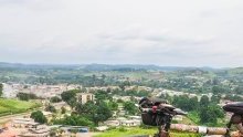 Découverte macabre à Franceville : un enseignant retrouvé mort dans des circonstances mystérieuses